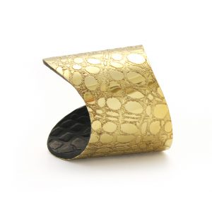 Skin-textured-cuff-gold-and-black-long-Sara-Gunn-Jewellery (1)